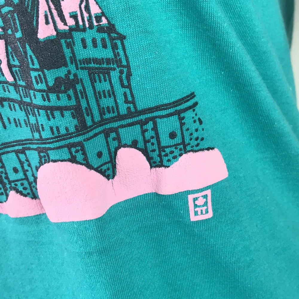 Vintage Quebec Souvenir T-Shirt - Picture 4 of 8